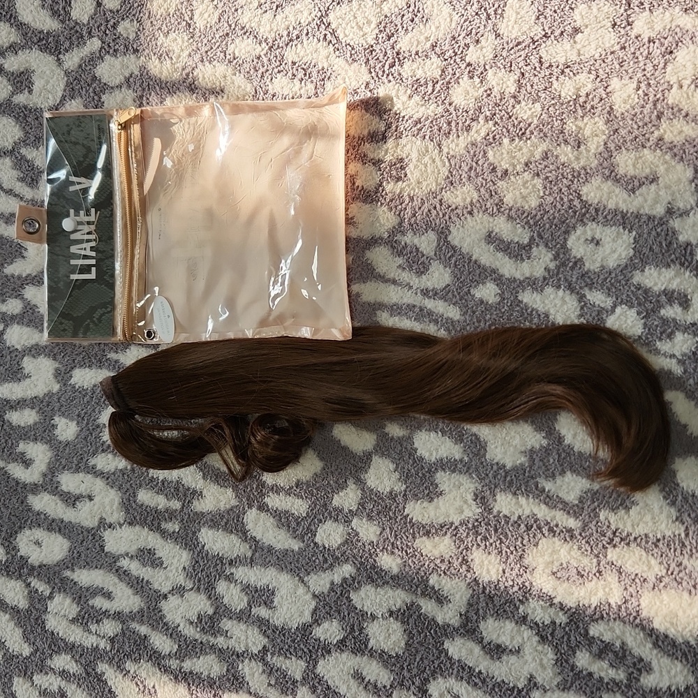 Insert name Here ponytail hair extension. LIANE V